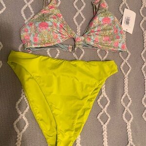 Dippin Daisy’s bikini set size large